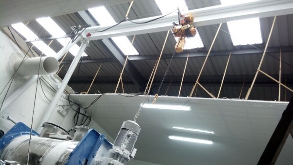 2����(ji��n)�����ؙC(j��)ʩ������   2t simple crane construction case