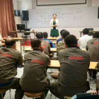 ���x����ƸՈ(q��ng)��̩��Ӣ��У���ں��Ӽ��g(sh��)��Ӗ(x��n)��(hu��)��