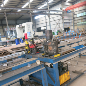 ���F������и�C